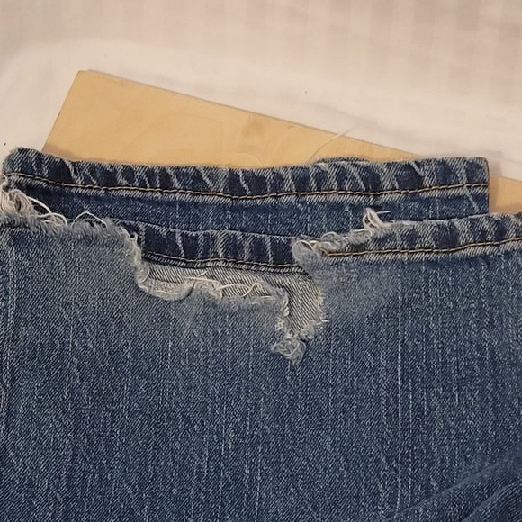 Levis 515 Dark Blue Bootcut Womens 16 Short Distressed Bottom Edge - Picture 5 of 15